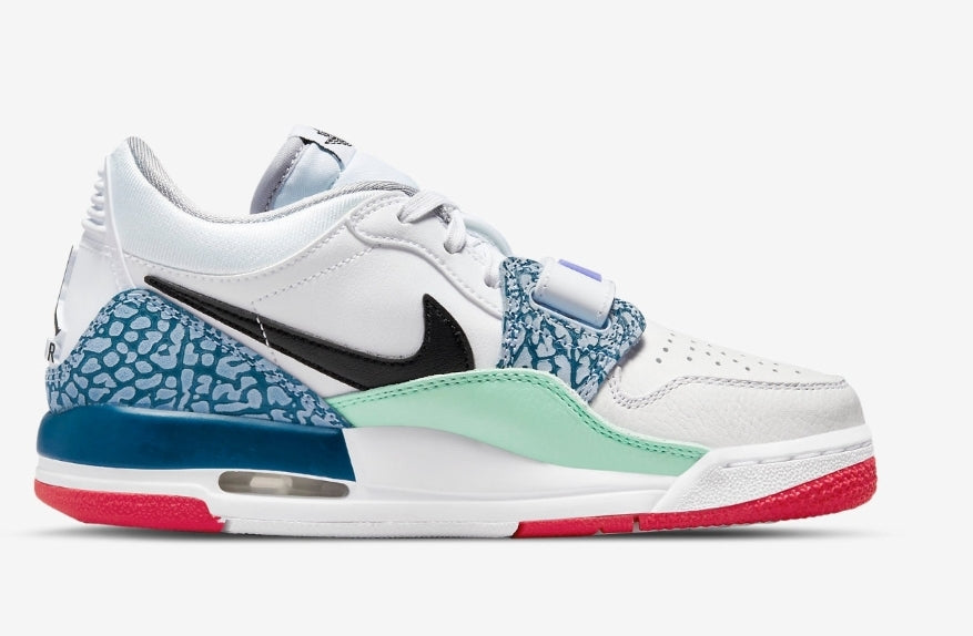 Les baskets Air Jordan Legacy offrent un style emblématique et une performance exceptionnelle.
design distinctif.pas Cher. Le moins cher.