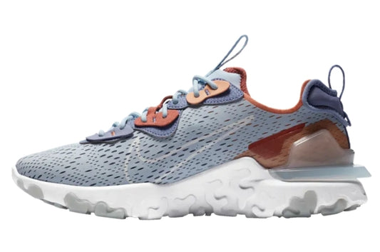 Les baskets Nike React offrent une combinaison exceptionnelle de style moderne et d'innovation technologique. Leur design élégant et les lignes épurées en font un choix incontournable.pas cher.le moins cher.