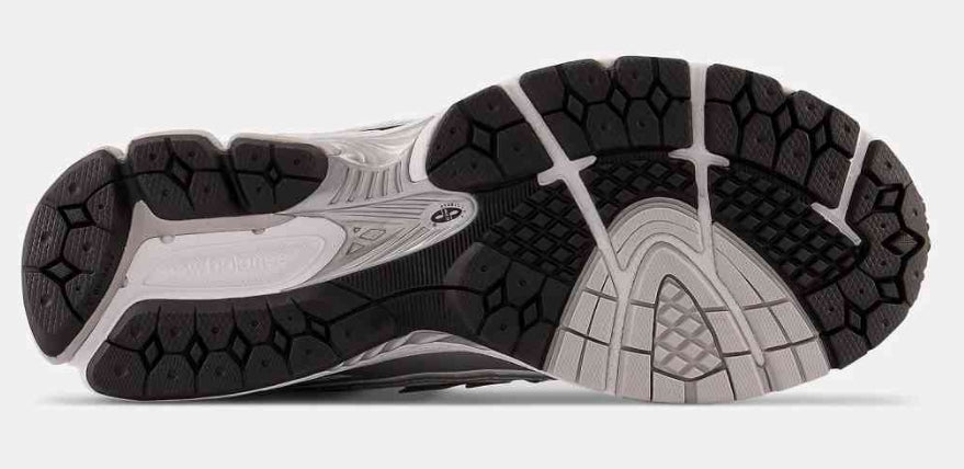 Les baskets New Balance allient style et confort. Leur design classique et leurs matériaux de haute qualité en font un choix idéal pour les amateurs de sneakers.pas cher. Le moins cher.