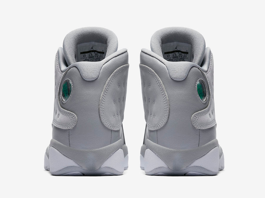 Les baskets Air Jordan 13 "Love & Respect" (Black and White) Femme permettent de personnaliser votre style tout en bénéficiant d’un confort supérieur.