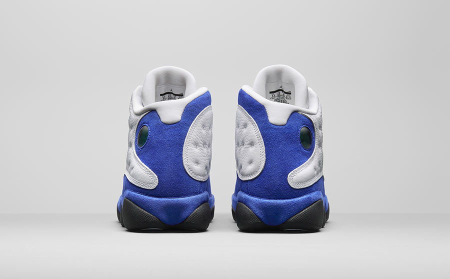 Les  baskets  Air Jordan 13 "Love & Respect" (Black and White) Femme permettent de personnaliser votre style tout en bénéficiant d’un confort supérieur.