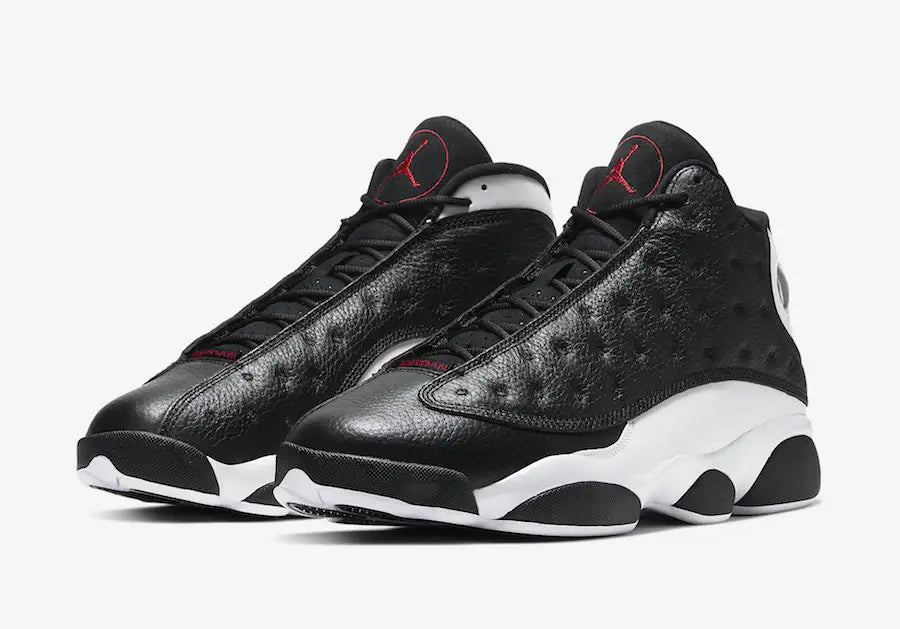 Les  baskets  Air Jordan 13 "Love & Respect" (Black and White) Femme permettent de personnaliser votre style tout en bénéficiant d’un confort supérieur.