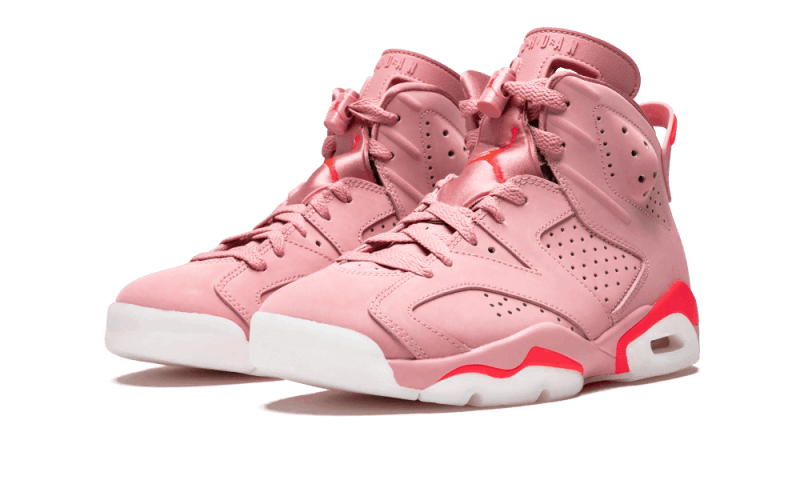Les baskets Air Jordan 6 Retro "Pantone" Femme permettent de personnaliser votre style tout en bénéficiant d’un confort supérieur.