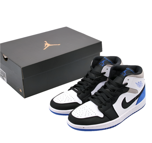 Les baskets Air Jordan 1 offrent un style iconique et une performance légendaire.
De plus, leur design emblématique et leur utilisation.