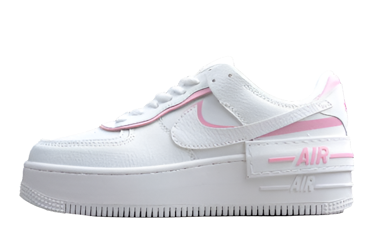 Les Nike Air Force 1 Shadow Femme sont disponibles dans une gamme de coloris variés pour s'adapter à tous les styles.