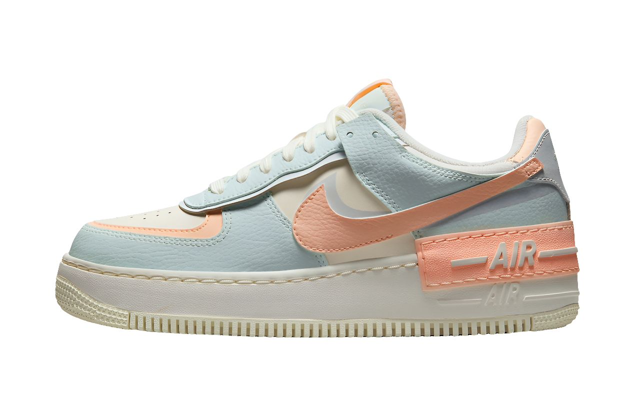 Les Nike Air Force 1 Shadow Femme sont disponibles dans une gamme de coloris variés pour s'adapter à tous les styles.