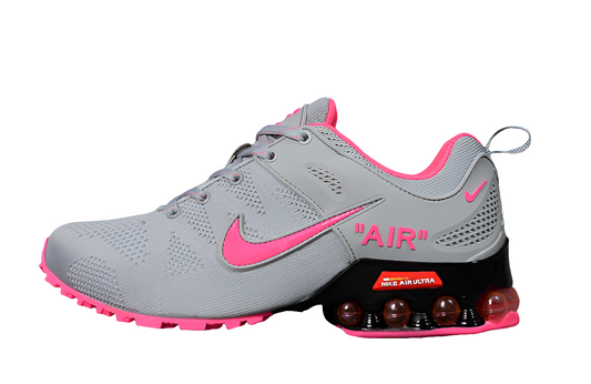 Résultant de l'évolution emblématique de la gamme Nike, les Nike Shox Femme incarnent l'esprit d'innovation et de style de la marque.