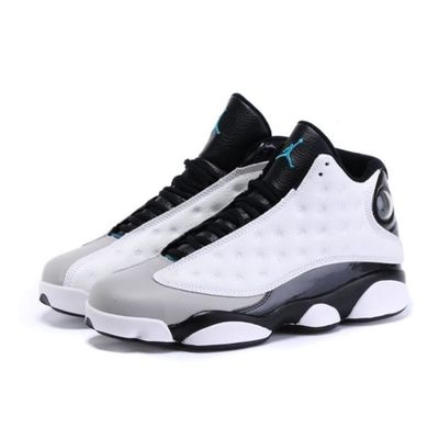 Les  baskets  Air Jordan 13 "Love & Respect" (Black and White) Femme permettent de personnaliser votre style tout en bénéficiant d’un confort supérieur.