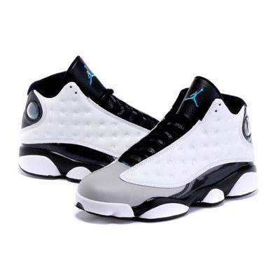 Les  baskets  Air Jordan 13 "Love & Respect" (Black and White) Femme permettent de personnaliser votre style tout en bénéficiant d’un confort supérieur.