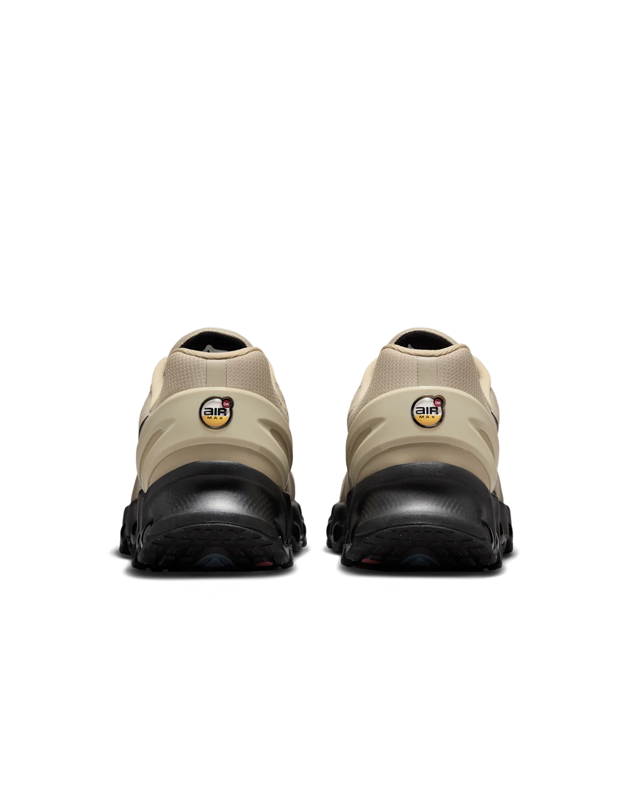 Les baskets Nike Air Max DN8 combinent innovation et design moderne pour offrir un style dynamique et une performance inégalée.pas cher . Le moins cher.