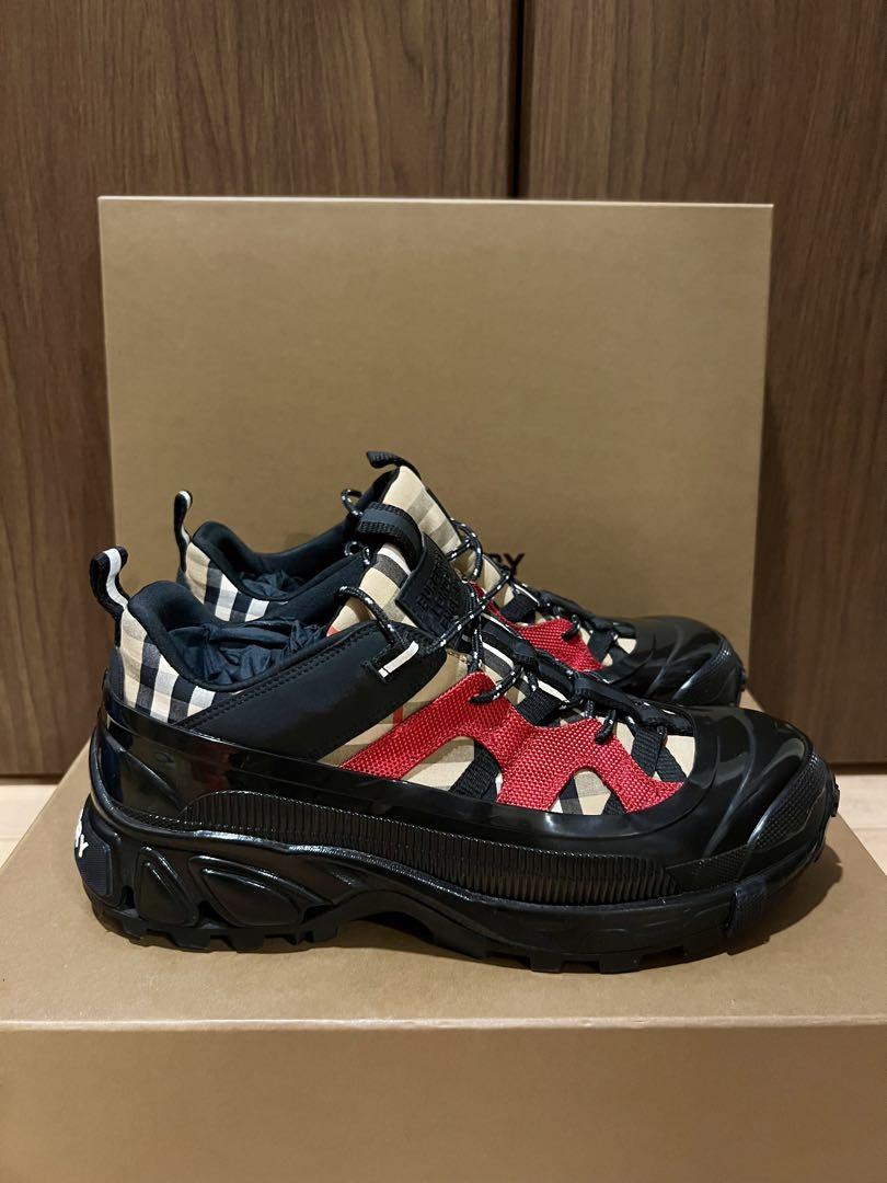 Les baskets Balenciaga incarnent un style emblématique et un luxe contemporain.
 leur design novateur. Pas cher. Le moins cher.