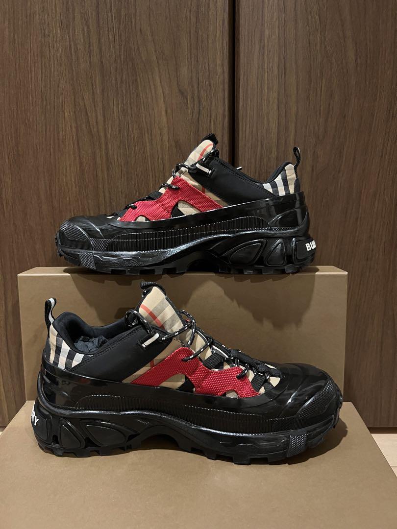 Les baskets Balenciaga incarnent un style emblématique et un luxe contemporain.
 leur design novateur. Pas cher. Le moins cher.