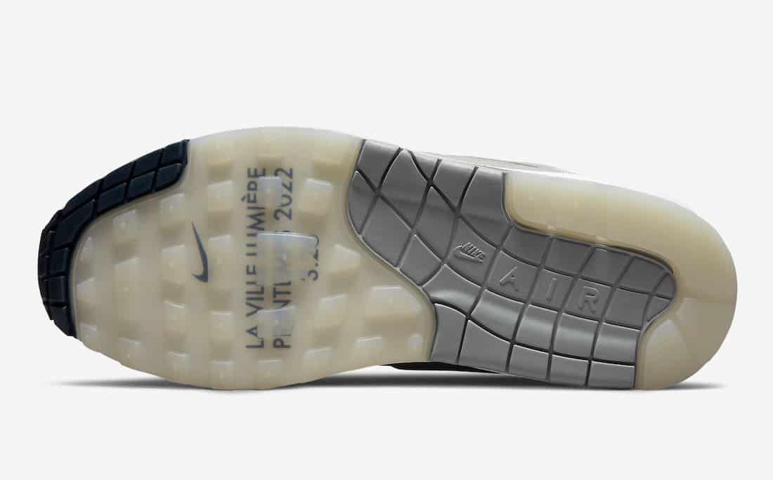 Les baskets Nike Air Max 1 Femme incarnent l’héritage emblématique de la marque Nike, combinant un design intemporel avec des touches modernes.