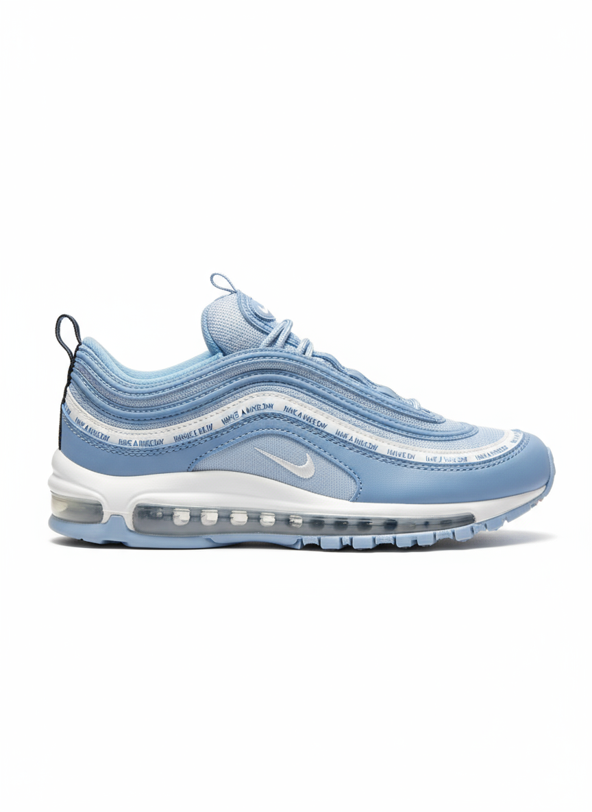 Premièrement, les baskets Nike Air Max 97 Femme incarnent un design emblématique et audacieux.
Inspirées des lignes fluides des trains à grande vitesse japonais.