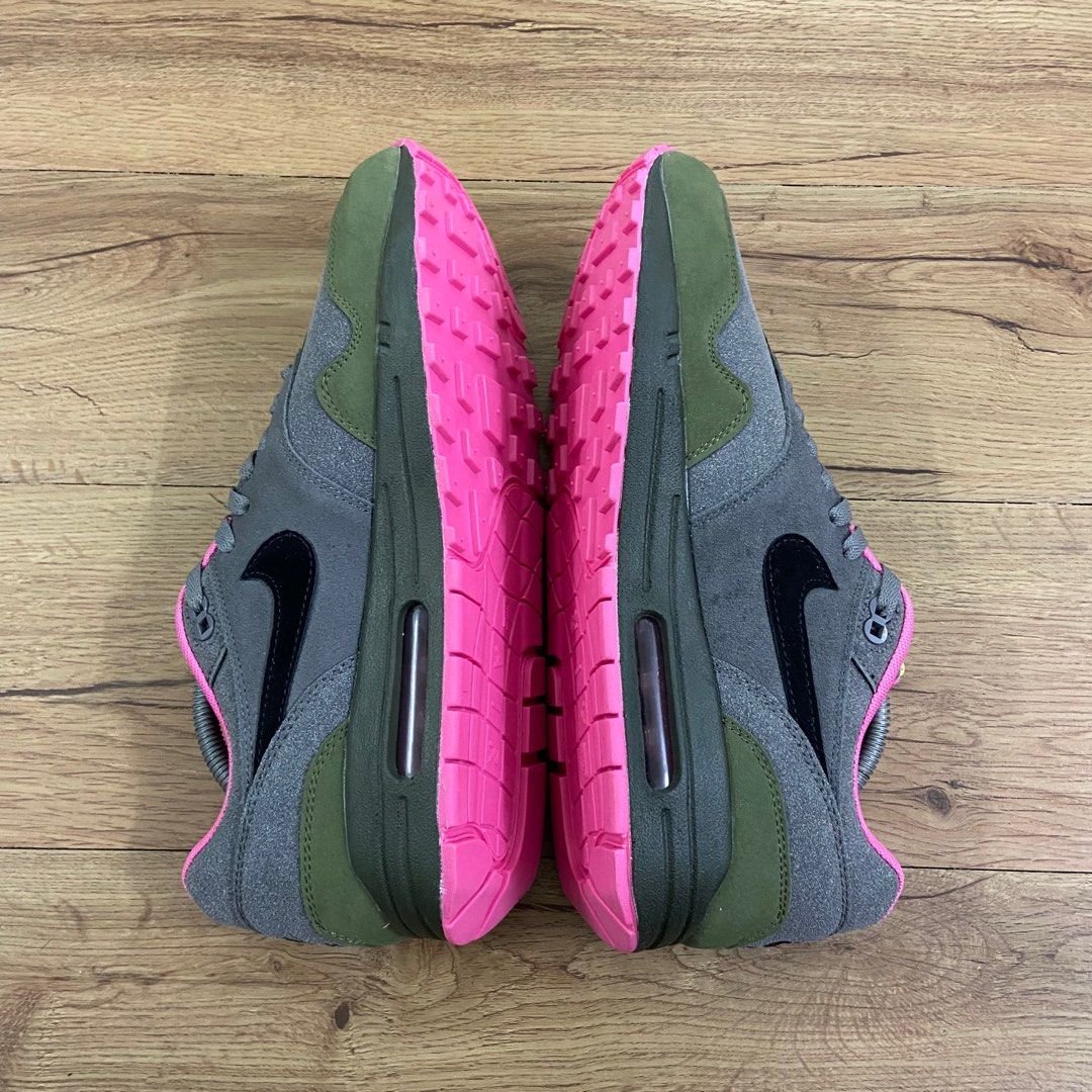 Les baskets Nike Air Max 1 Femme incarnent l’héritage emblématique de la marque Nike, combinant un design intemporel avec des touches modernes.