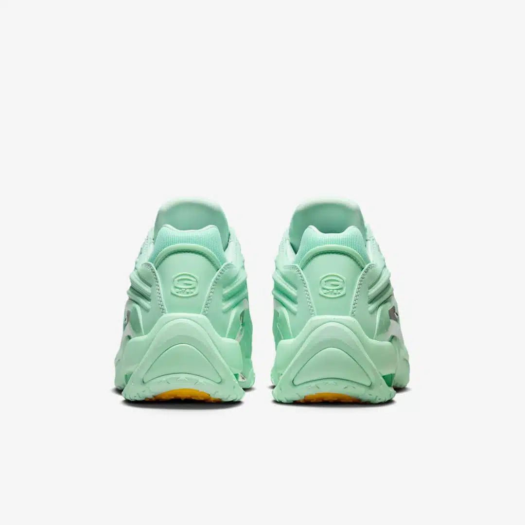 Les baskets Nike X Nocta Hot Step 2 incarnent l'alliance parfaite entre un style audacieux haut de gamme collaboration Nocta.pas cher
