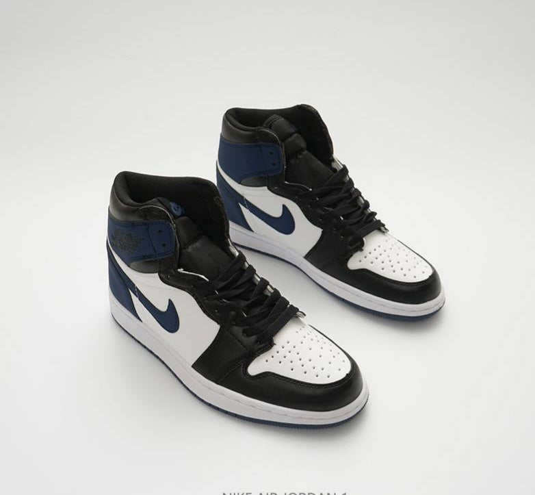 Les baskets Air Jordan 1 Low "Topaz Mist (GS)" pour femmes offrent une esthétique élégante avec des nuances de Topaz Mist.