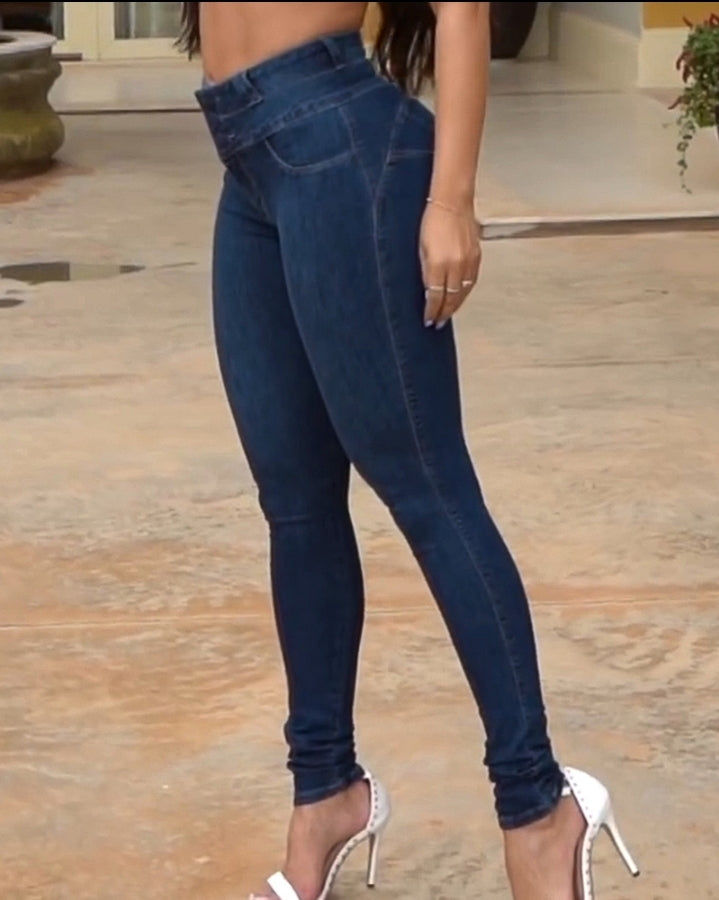 Premièrement : Ce Jean skinny taille haute boutonné sur le devant avec effet rehausseur de fesses , pantalon décontracté femme .