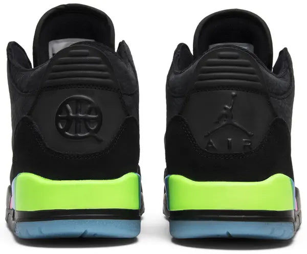 Premièrement, les baskets Air Jordan 3 Femme sont un symbole de style intemporel et de performance de haut niveau.