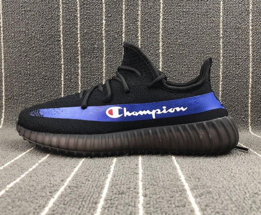Les  Adidas Yeezy 350 Boost V2 Mono Mist Femme ,  entre Adidas et Kanye West, sont emblématiques pour leur design innovant et leur confort inégalé.