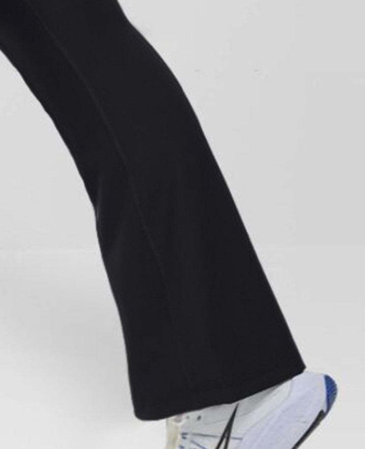 Premièrement : Ce Legging de levage des fesses taille haute, contrôle du ventre , pantalon actif évasé avec poches à rabat femme.
