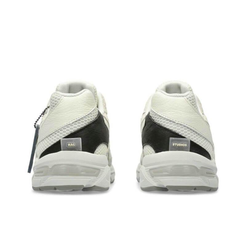 Premièrement :Les baskets Asics offrent une combinaison parfaite de style et de performance. Leur design élégant et leurs technologies de pointe les rendent idéales pour les coureurs et les amateurs de mode.