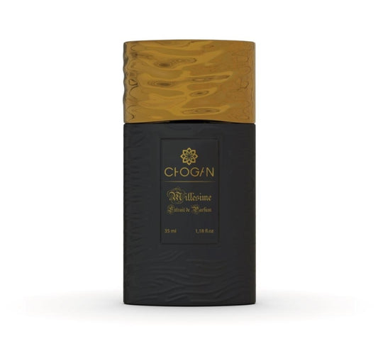 Les parfums Chogan pour homme offrent une combinaison parfaite d’élégance raffinée et de séduction intemporelle. Devenez irrésistible