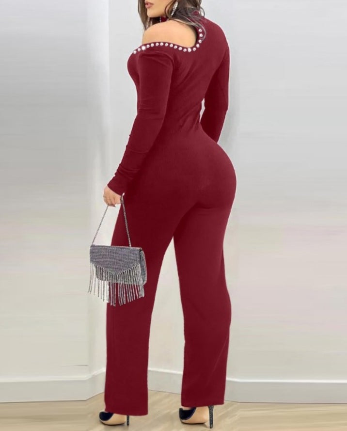 Premièrement : Brillez avec style grâce à cette Combinaison à épaules dénudées et col haut avec strass et manches longues, coupe slim évasée femme.