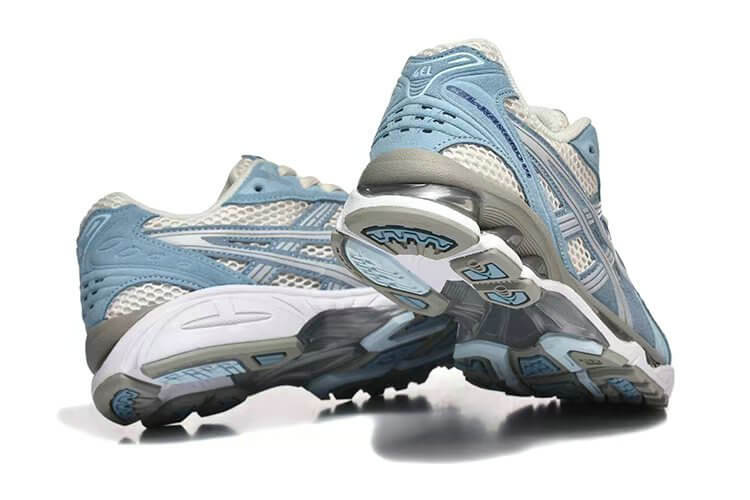Premièrement :Les baskets Asics GEL-KAYANO offrent une combinaison parfaite de style et de performance.