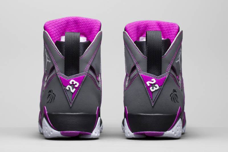 Premièrement, les baskets Air Jordan 7 Femme se distinguent par leur design iconique et leur confort exceptionnel.