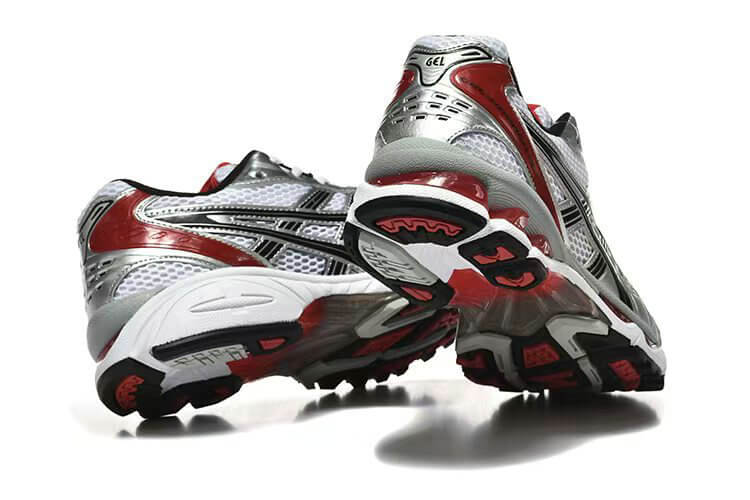 Premièrement :Les baskets Asics GEL-KAYANO offrent une combinaison parfaite de style et de performance.
