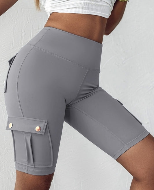 Premièrement : Ce Short de sport pour le contrôle du ventre et le levage des fesses, taille haute , avec poche à rabat , pour entraînement , bermuda cargo , pour la course à pied femme.
