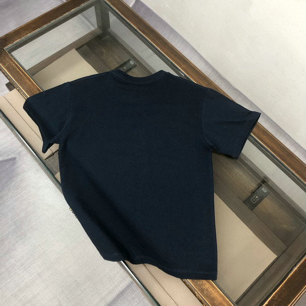 Premièrement :Les polos Lacoste Femme offrent une élégance et une qualité inégalées.