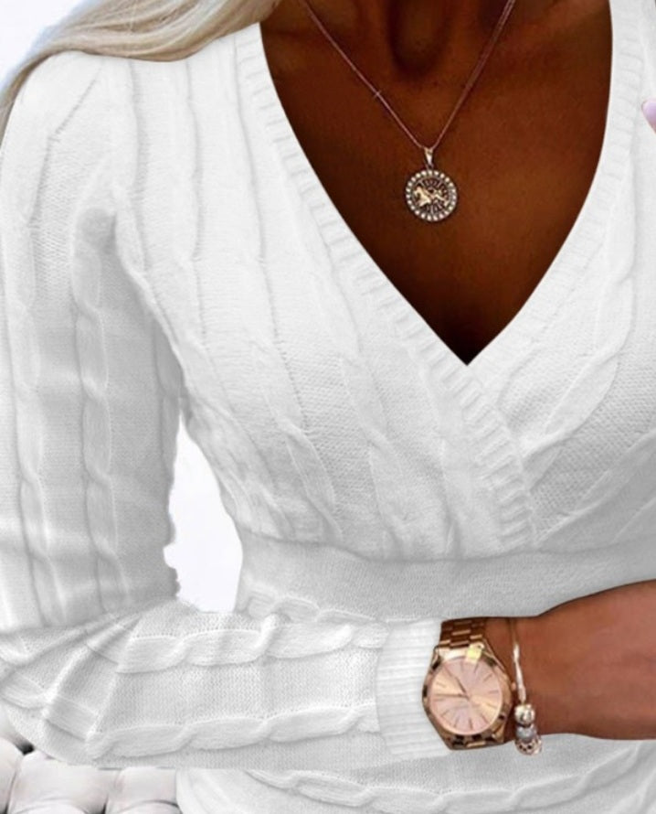 Pull en tricot torsadé à manches longues et col en V