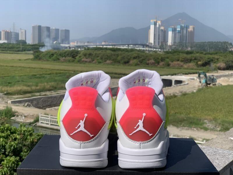 Premièrement : Les baskets Air Jordan 4 Femme se distinguent par leur design iconique et leur capacité à allier style et fonctionnalité.