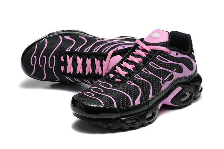Résultats de l'évolution emblématique de la ligne Nike, les Nike TN Air Max Plus Femme sont un témoignage de l'engagement de Nike à combiner style et innovation.