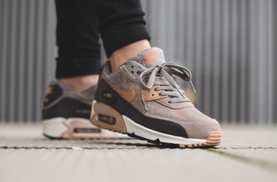 New Nike Air Max 90 'Metallic Red Bronze' Women's