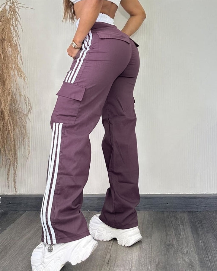 Premièrement : Ce Pantalon cargo taille haute extensible froncé à bandes rayées et poches Femme.