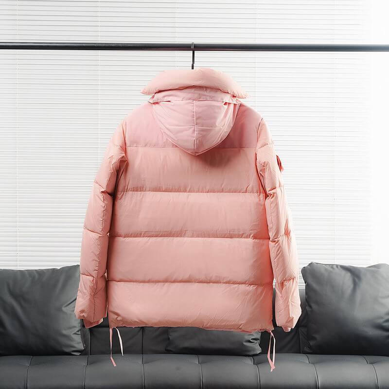 la Doudoune Canada G00se Femme est un témoignage de l'engagement de Canada G00se à combiner style,