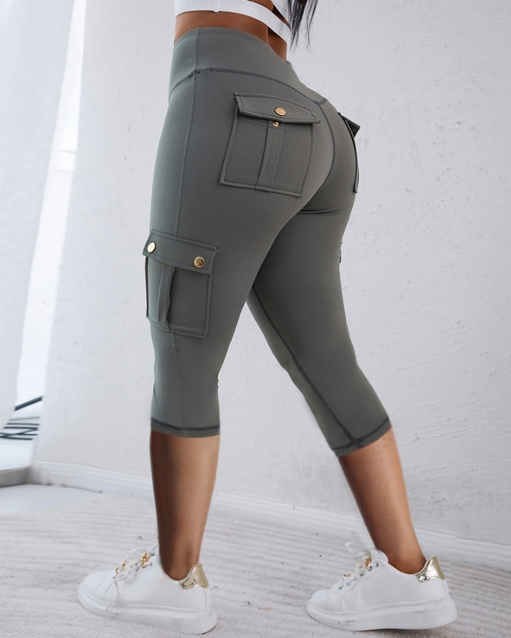 Premièrement : Ce Legging de motard taille haute avec poches à rabat pour soulever les fesses.