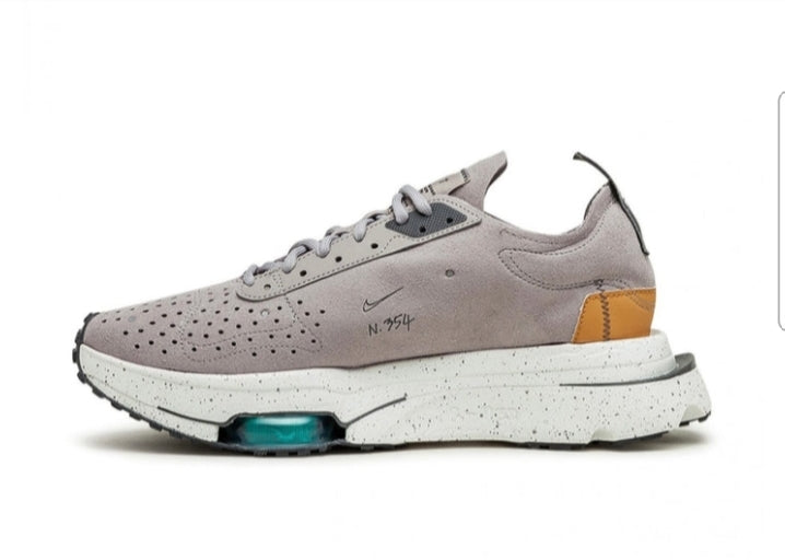 Les baskets Nike Air Zoom Femme se démarquent par leur design sportif et moderne, conçu pour maximiser les performances exceptionnelles