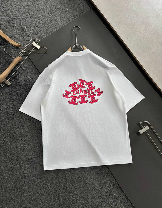 les T-shirts Chanel Femme offrent une élégance et un confort inégalés. Au meilleur prix. Le moins cher design emblématique.