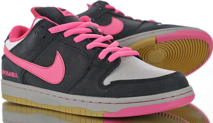 les baskets Nike SB Dunk femme Low sont un témoignage de l'engagement de Nike à combiner style et innovation.