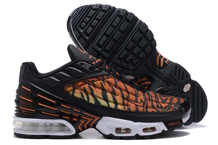 Résultats de l'évolution emblématique de la ligne Nike, les Nike TN Air Max Plus Femme sont un témoignage de l'engagement de Nike à combiner style et innovation.