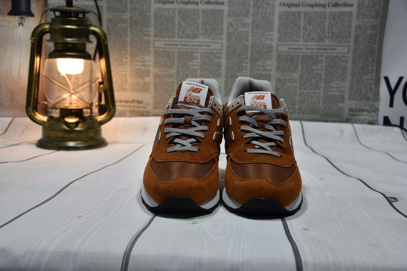 Les baskets New Balance Femme se démarquent par leur esthétique moderne et intemporelle, ainsi que par leur héritage sportif emblématique.