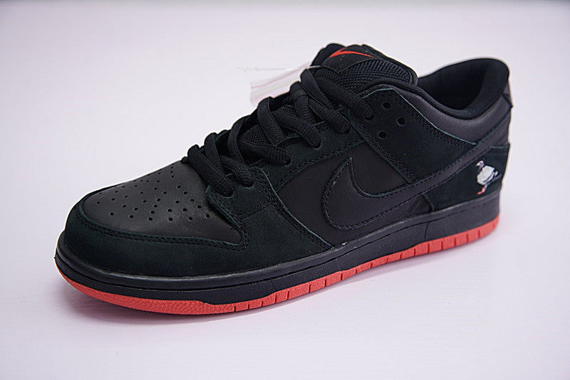 les baskets Nike SB Dunk femme Low sont un témoignage de l'engagement de Nike à combiner style et innovation.