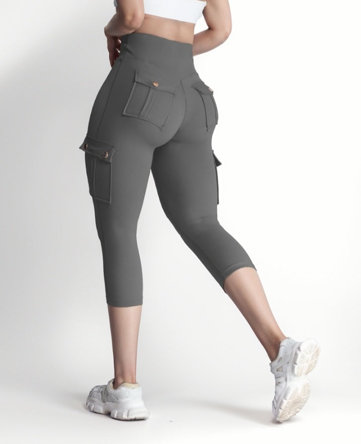 Premièrement : Ce Legging de motard taille haute avec poches à rabat pour soulever les fesses.