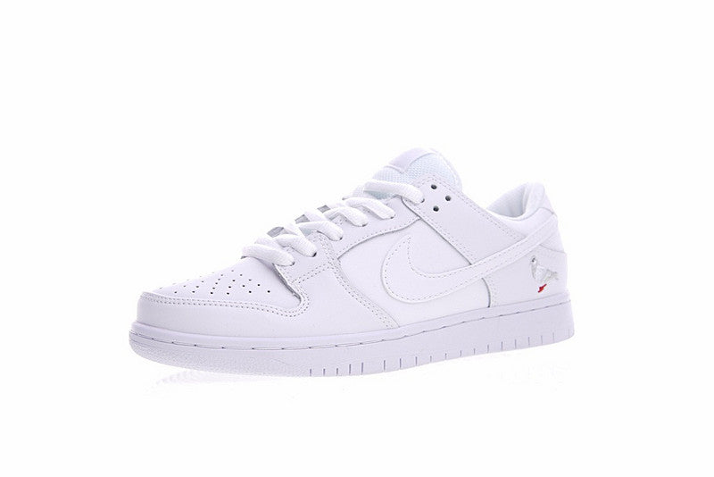 les baskets Nike SB Dunk femme Low sont un témoignage de l'engagement de Nike à combiner style et innovation.