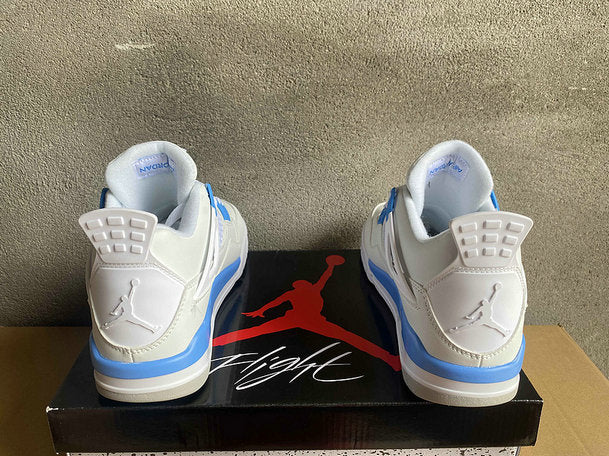 Premièrement : Les baskets Air Jordan 4 Femme se distinguent par leur design iconique et leur capacité à allier style et fonctionnalité.