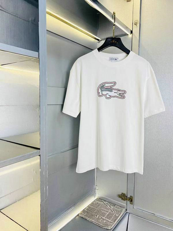 Premièrement :Les polos Lacoste Femme offrent une élégance et une qualité inégalées.